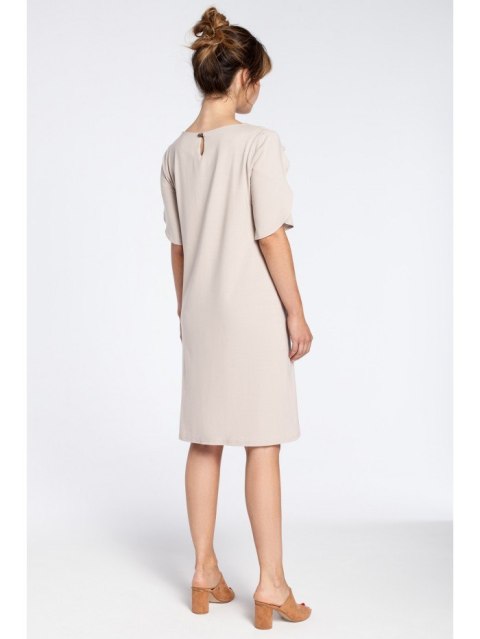 B035 Elegancka sukienka midi z falbankami B035 Elegancka sukienka midi z falbankami