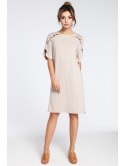 B035 Elegancka sukienka midi z falbankami B035 Elegancka sukienka midi z falbankami