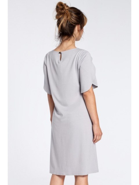 B035 Elegancka sukienka midi z falbankami B035 Elegancka sukienka midi z falbankami