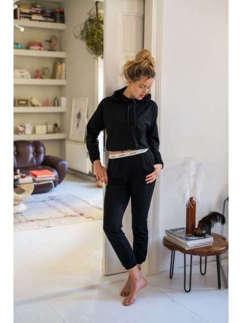 LA102 Spodnie typu joggers z gumą logowaną