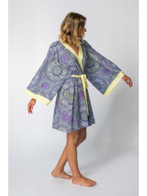 LA107 Kimono z kolorowym nadrukiem LA107 Kimono z kolorowym nadrukiem