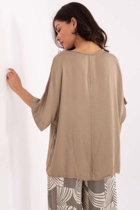 Bluzka Model TW-BZ-BI-3228.75 Beige - Och Bella Och Bella Bluzka Model TW-BZ-BI-3228.75 Beige - Och Bella Och Bella
