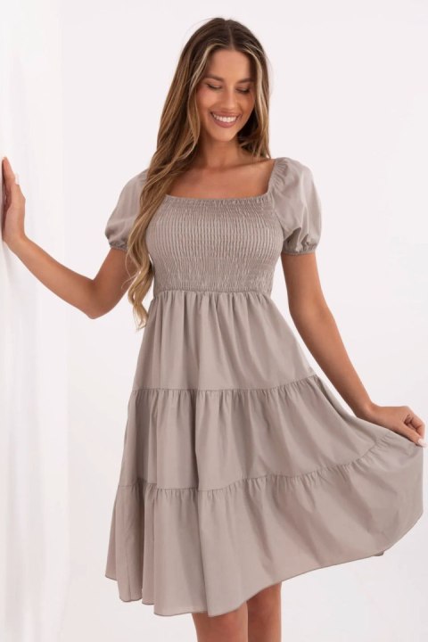 Sukienka Model MI-SK-A2561.89 Dark Beige - Italy Moda Italy Moda Sukienka Model MI-SK-A2561.89 Dark Beige - Italy Moda Italy Moda