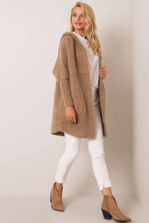Płaszcz Damski Model MBM-PL-1518.95P Dark Beige - MBM MBM Płaszcz Damski Model MBM-PL-1518.95P Dark Beige - MBM MBM