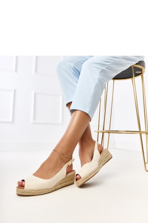Sandały Model Nevarez E5579 Beige - PRIMO PRIMO Sandały Model Nevarez E5579 Beige - PRIMO PRIMO