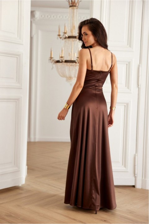 Sukienka Model Salma BRA SUK0462 Brown - Roco Fashion Roco Fashion Sukienka Model Salma BRA SUK0462 Brown - Roco Fashion Roco Fashion