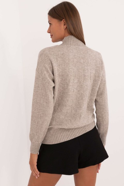 Sweter Damski Model AT-SW-2339.54 Dark Beige - AT AT Sweter Damski Model AT-SW-2339.54 Dark Beige - AT AT