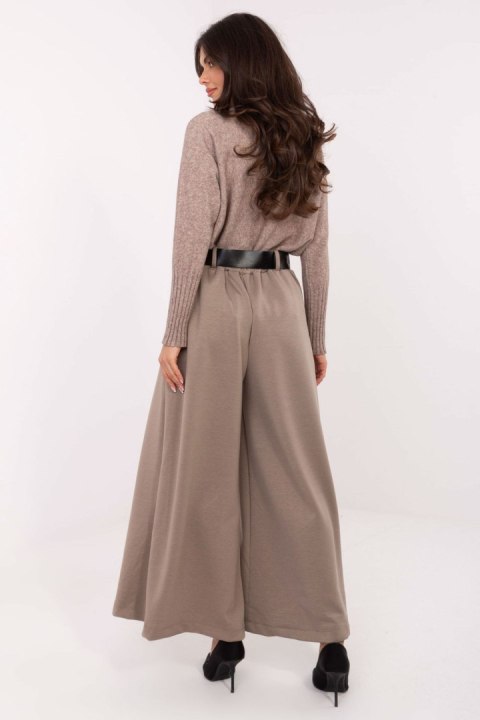 Spodnie Damskie Model IT-SP-17872.76 Beige - Italy Moda Italy Moda Spodnie Damskie Model IT-SP-17872.76 Beige - Italy Moda Italy Moda