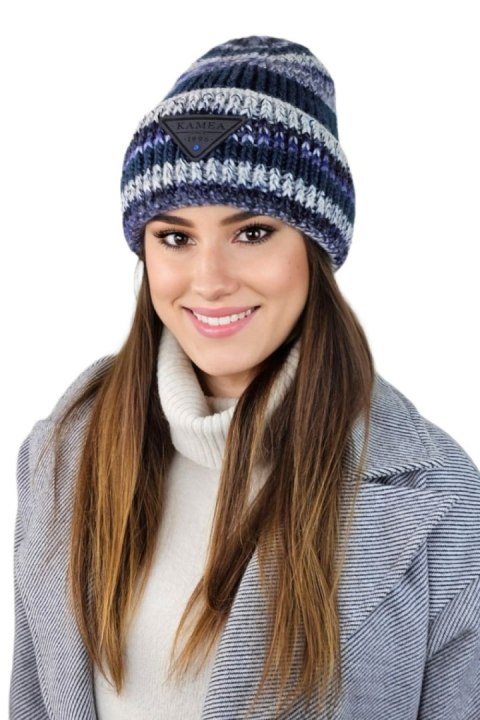 MUSCARI zimowa czapka damska w paski z cekinami kolor jeans - Kamea Kamea MUSCARI zimowa czapka damska w paski z cekinami kolor jeans - Kamea Kamea