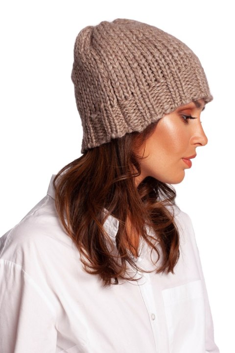 Czapka Model BK100 Beige - BE Knit BE Knit Czapka Model BK100 Beige - BE Knit BE Knit