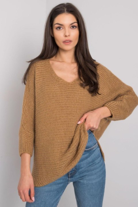 Sweter Damski Model TW-SW-BI-J1001.06 Camel - Och Bella Och Bella Sweter Damski Model TW-SW-BI-J1001.06 Camel - Och Bella Och Bella