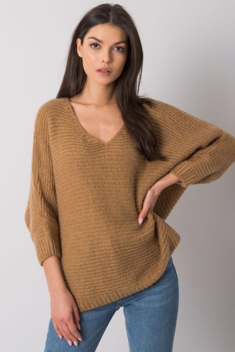 Sweter Damski Model TW-SW-BI-J1001.06 Camel - Och Bella Och Bella Sweter Damski Model TW-SW-BI-J1001.06 Camel - Och Bella Och Bella