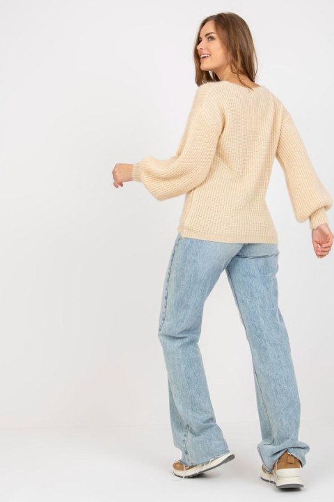 Sweter Damski Model TW-SW-BI-9029.84 Beige - Och Bella Och Bella Sweter Damski Model TW-SW-BI-9029.84 Beige - Och Bella Och Bella