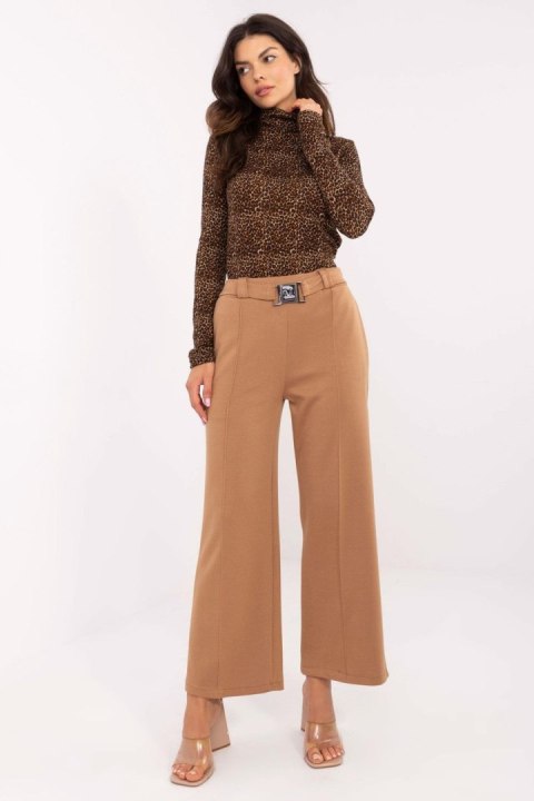 Spodnie Damskie Model DHJ-SP-20356.49 Camel - Italy Moda Italy Moda Spodnie Damskie Model DHJ-SP-20356.49 Camel - Italy Moda Italy Moda