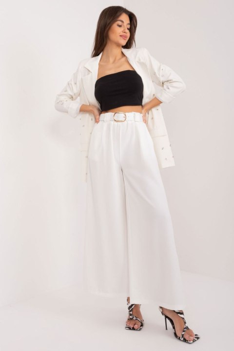 Spodnie Damskie Model DHJ-SP-5583.97 Ecru - Italy Moda Italy Moda Spodnie Damskie Model DHJ-SP-5583.97 Ecru - Italy Moda Italy Moda