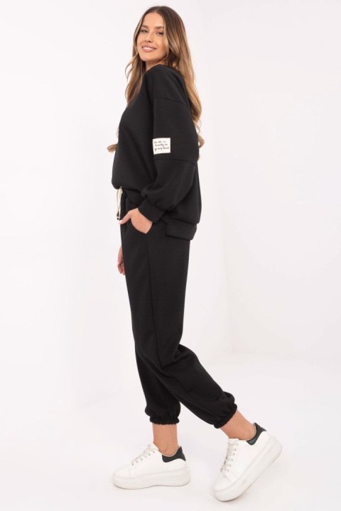 Spodnie Komplet Model MI-KMPL-M5879.86 Black - Italy Moda Italy Moda Spodnie Komplet Model MI-KMPL-M5879.86 Black - Italy Moda Italy Moda