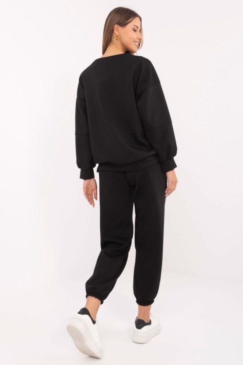 Spodnie Komplet Model MI-KMPL-M5879.86 Black - Italy Moda Italy Moda Spodnie Komplet Model MI-KMPL-M5879.86 Black - Italy Moda Italy Moda