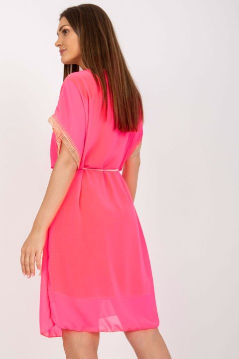 Sukienka Model DHJ-SK-1508.12 Fluo Pink - Italy Moda Italy Moda Sukienka Model DHJ-SK-1508.12 Fluo Pink - Italy Moda Italy Moda