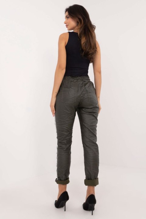 Spodnie Damskie Model DHJ-SP-21557.35 Khaki - Italy Moda Italy Moda Spodnie Damskie Model DHJ-SP-21557.35 Khaki - Italy Moda Italy Moda