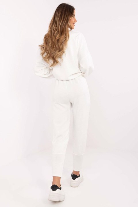 Spodnie Dresowe Model DHJ-SP-9283.83P Ecru - Italy Moda Italy Moda Spodnie Dresowe Model DHJ-SP-9283.83P Ecru - Italy Moda Italy Moda