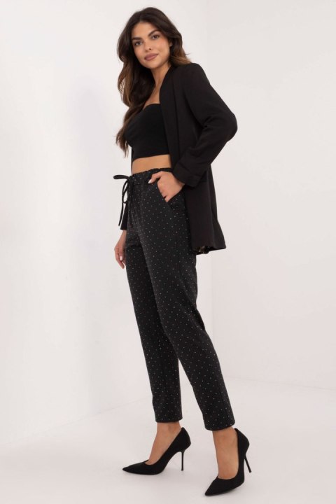 Spodnie Dresowe Model DHJ-SP-A7690.01P Black - Italy Moda Italy Moda Spodnie Dresowe Model DHJ-SP-A7690.01P Black - Italy Moda Italy Moda