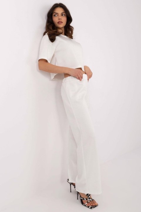 Spodnie Komplet Model DHJ-KMPL-20596.02 Ecru - Italy Moda Italy Moda Spodnie Komplet Model DHJ-KMPL-20596.02 Ecru - Italy Moda Italy Moda