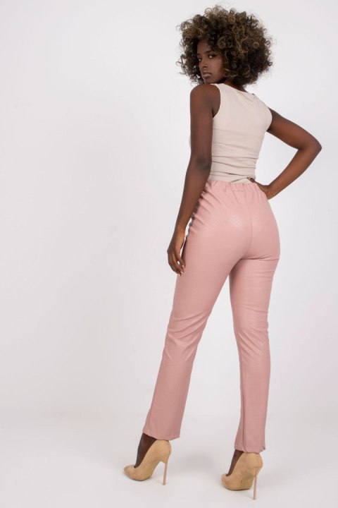 Spodnie Damskie Model DHJ-SP-5012.25 Light Pink - Italy Moda Italy Moda Spodnie Damskie Model DHJ-SP-5012.25 Light Pink - Italy Moda Italy Moda