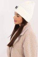 Czapka Model JK-CZ-51.18 Ecru - Rue Paris Rue Paris Czapka Model JK-CZ-51.18 Ecru - Rue Paris Rue Paris