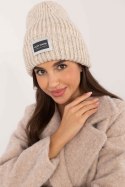 Czapka Model JK-CZ-51.32 Beige - Rue Paris Rue Paris Czapka Model JK-CZ-51.32 Beige - Rue Paris Rue Paris