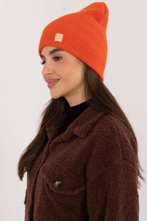 Czapka Model JK-CZ-50.25 Orange - Rue Paris Rue Paris Czapka Model JK-CZ-50.25 Orange - Rue Paris Rue Paris