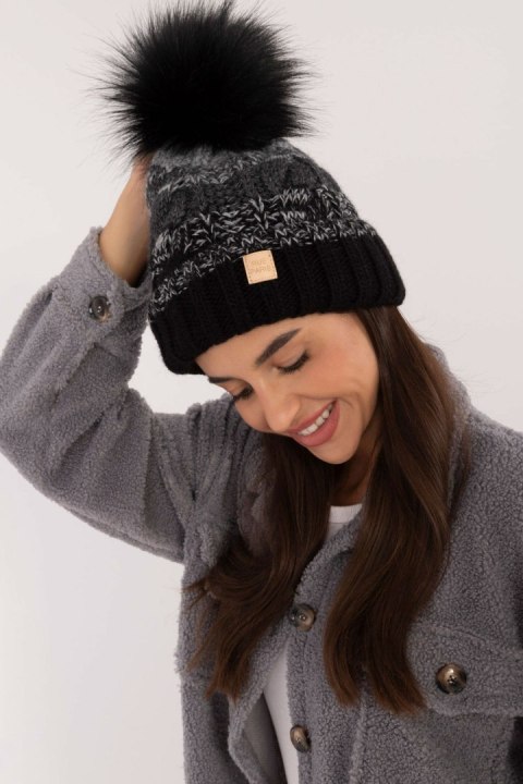 Czapka Model JK-CZ-52.17 Black - Rue Paris Rue Paris Czapka Model JK-CZ-52.17 Black - Rue Paris Rue Paris