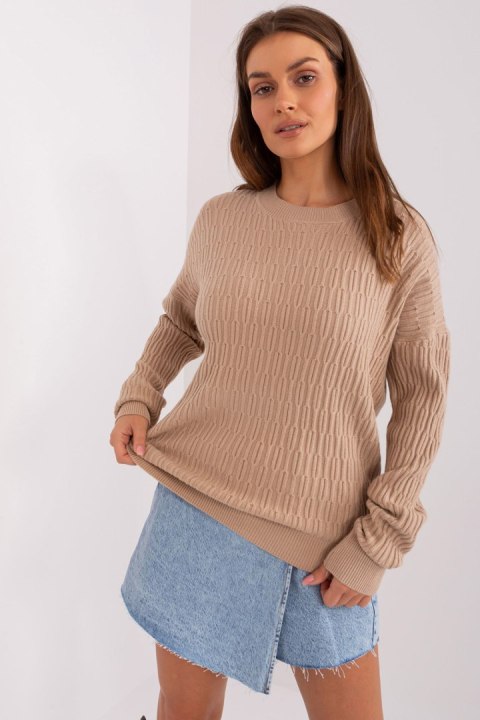 Sweter Damski Model AT-SW-2338.14P Beige - AT AT Sweter Damski Model AT-SW-2338.14P Beige - AT AT