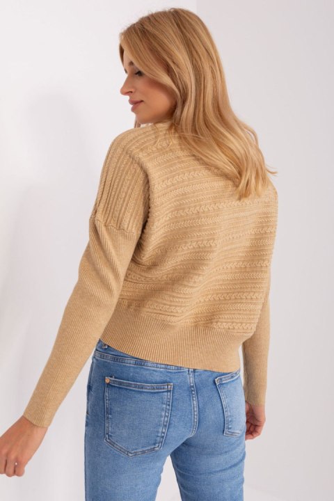 Sweter Damski Model AT-SW-2368.36X Camel - AT AT Sweter Damski Model AT-SW-2368.36X Camel - AT AT
