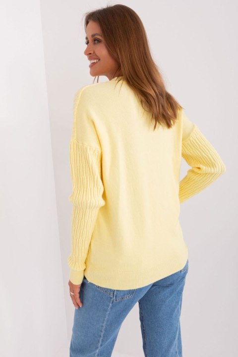 Sweter Damski Model AT-SW-2338.14P Light Yellow - AT AT Sweter Damski Model AT-SW-2338.14P Light Yellow - AT AT