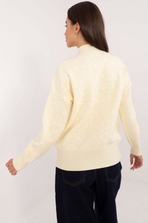 Sweter Damski Model AT-SW-2339.54 Light Yellow - AT AT Sweter Damski Model AT-SW-2339.54 Light Yellow - AT AT