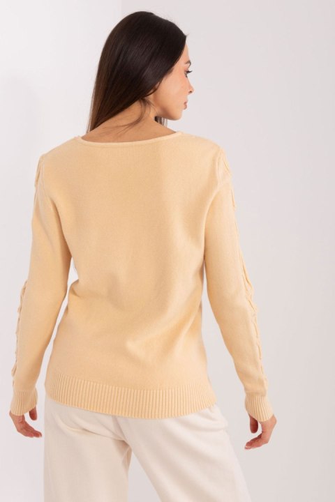 Sweter Damski Model AT-SW-2329.98P Beige - AT AT Sweter Damski Model AT-SW-2329.98P Beige - AT AT