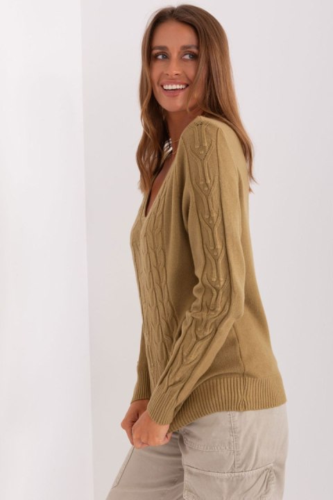 Sweter Damski Model AT-SW-2329.98P Oliwka - AT AT Sweter Damski Model AT-SW-2329.98P Oliwka - AT AT