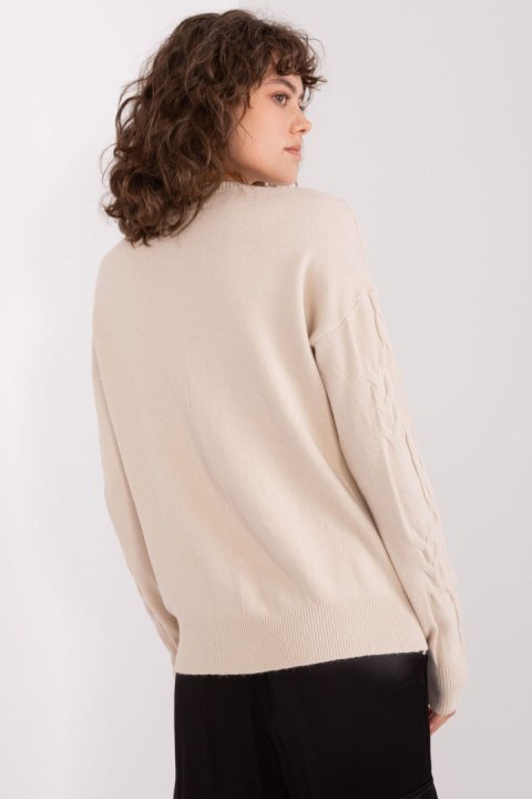 Sweter Damski Model AT-SW-2340.10 Light Beige - AT AT Sweter Damski Model AT-SW-2340.10 Light Beige - AT AT