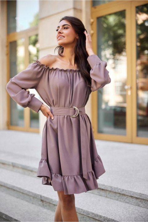 Sukienka Model Chiara CAP SUK0499 Cappuccino - Roco Fashion Roco Fashion Sukienka Model Chiara CAP SUK0499 Cappuccino - Roco Fashion Roco Fashion