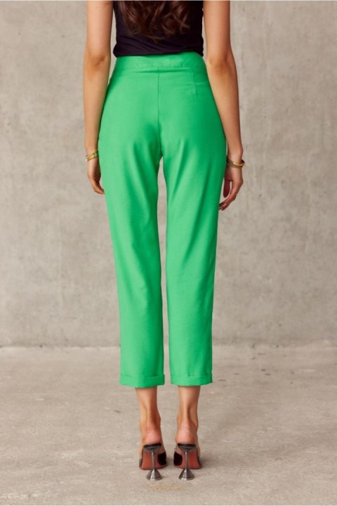 Spodnie Damskie Model ZIE 0015 7/8 Green - Roco Fashion Roco Fashion Spodnie Damskie Model ZIE 0015 7/8 Green - Roco Fashion Roco Fashion