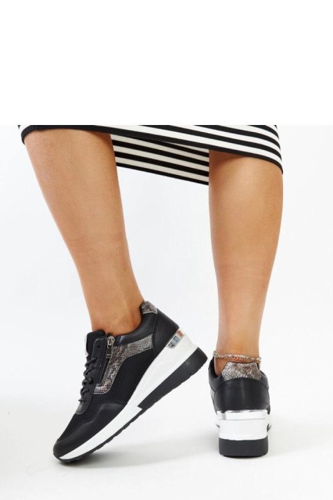 Czarne sneakersy damskie na koturnie CROSS JEANS - Solea Solea Czarne sneakersy damskie na koturnie CROSS JEANS - Solea Solea