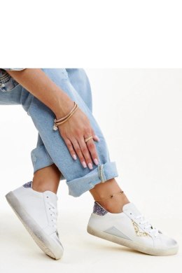 Białe sneakersy z efektem ,,znoszenia`` Gombola - Solea Solea