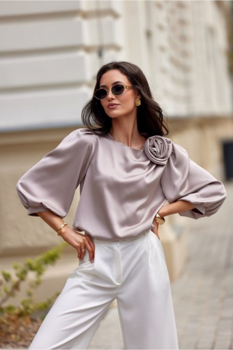 Bluzka Model Giana BEJ BLU0178 Light Beige - Roco Fashion Roco Fashion