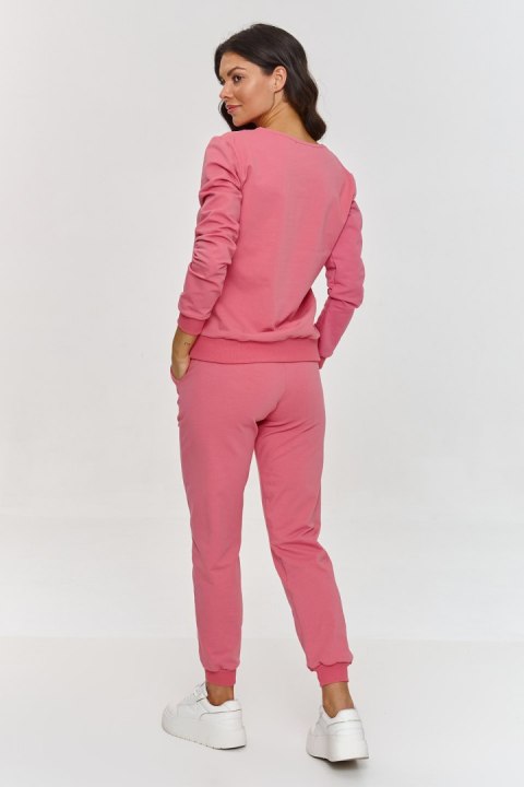 Spodnie Komplet Model M868 Baby Pink - Makadamia Makadamia Spodnie Komplet Model M868 Baby Pink - Makadamia Makadamia
