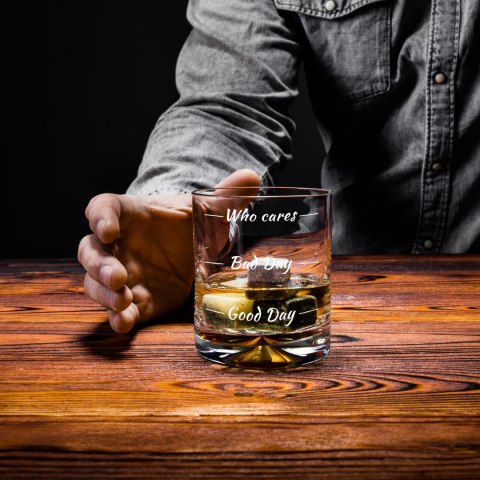 Zestaw Miłośnika Whisky WHO CARES w etui prezent Zestaw Miłośnika Whisky WHO CARES w etui prezent