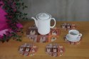 Zestaw podkładek na stół okrągłych 1+4 - PEXESO BEIGE Zestaw podkładek na stół okrągłych 1+4 - PEXESO BEIGE